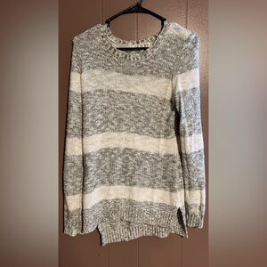 (6/$10) Sage Green & White Oversized Sweater